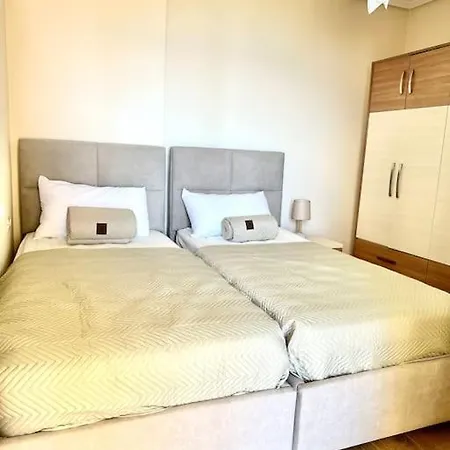 Uroczy Apartament Blisko Plazy Apartament