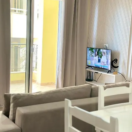 Uroczy Apartament Blisko Plazy Apartament *